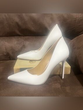 Michael Kors Alina Flex White Pointed Toe Stiletto Pumps